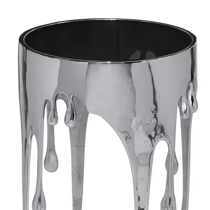Tavolino scultoreo rotondo argento con piano in vetro nero – 1 Persona